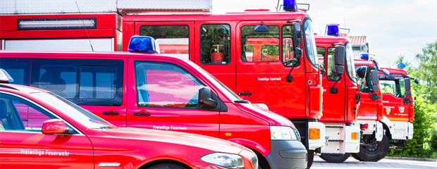 Sechs Feuerwehrfahrzeuge Sechs Feuerwehrfahrzeuge