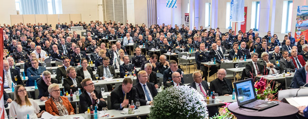 Teilnehmer einer Verbandsversammlung des LFV Teilnehmer einer Verbandsversammlung des LFV